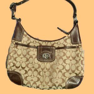 COACH SIGNATURE C HOBO BAG